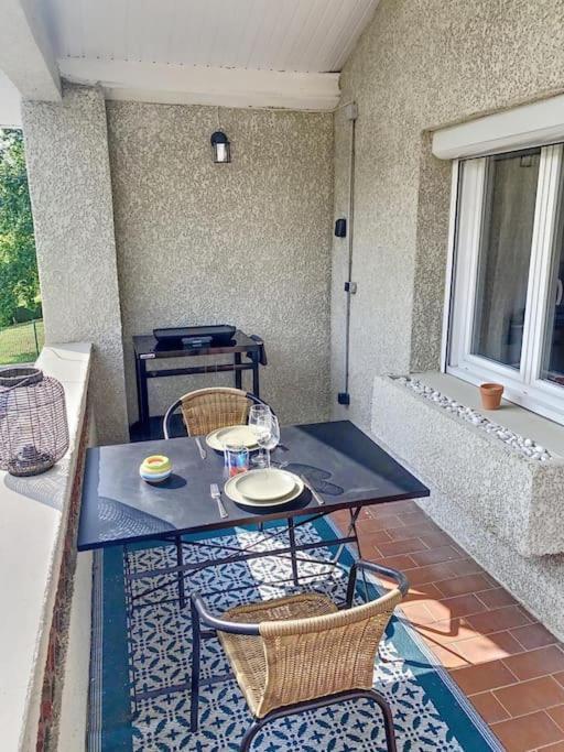 Apartamento Les Penates Du Pastel - Jardin & Terrasse Villefranche-de-Lauragais Exterior foto